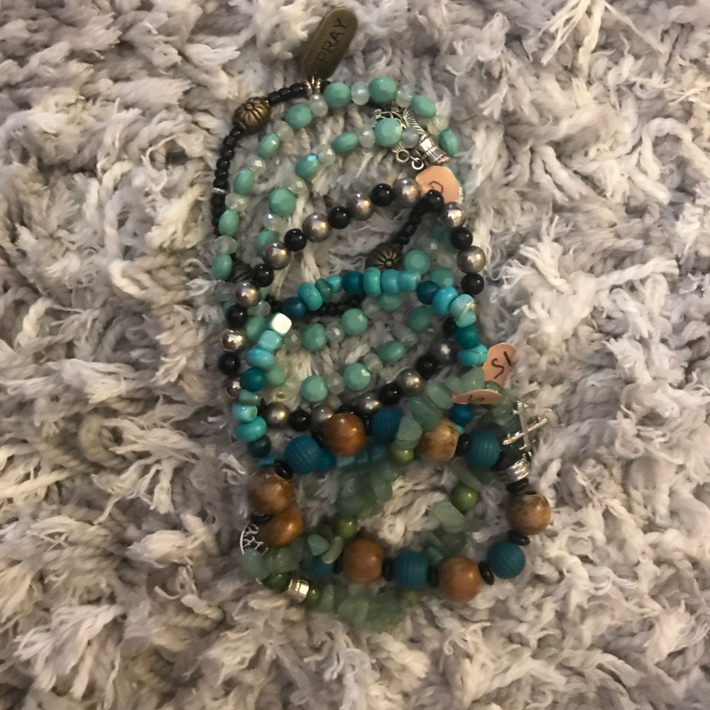 SOLD 😍BUNDLE OF SEVEN BRACELETS - Picture 2 of 8